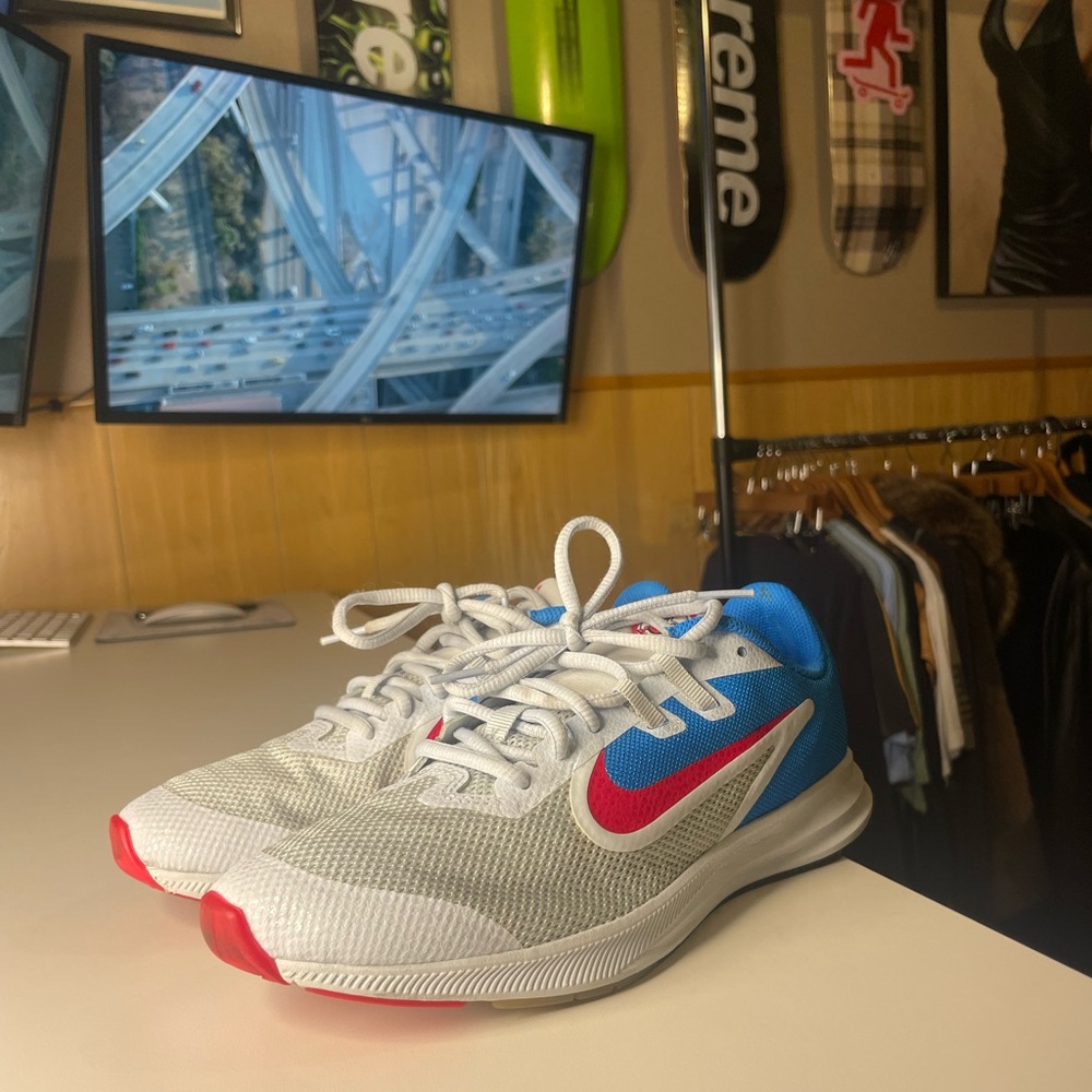 Nike Boy's Kids Downshifter 9 Blue White Red Running Shoes Size 7Y
